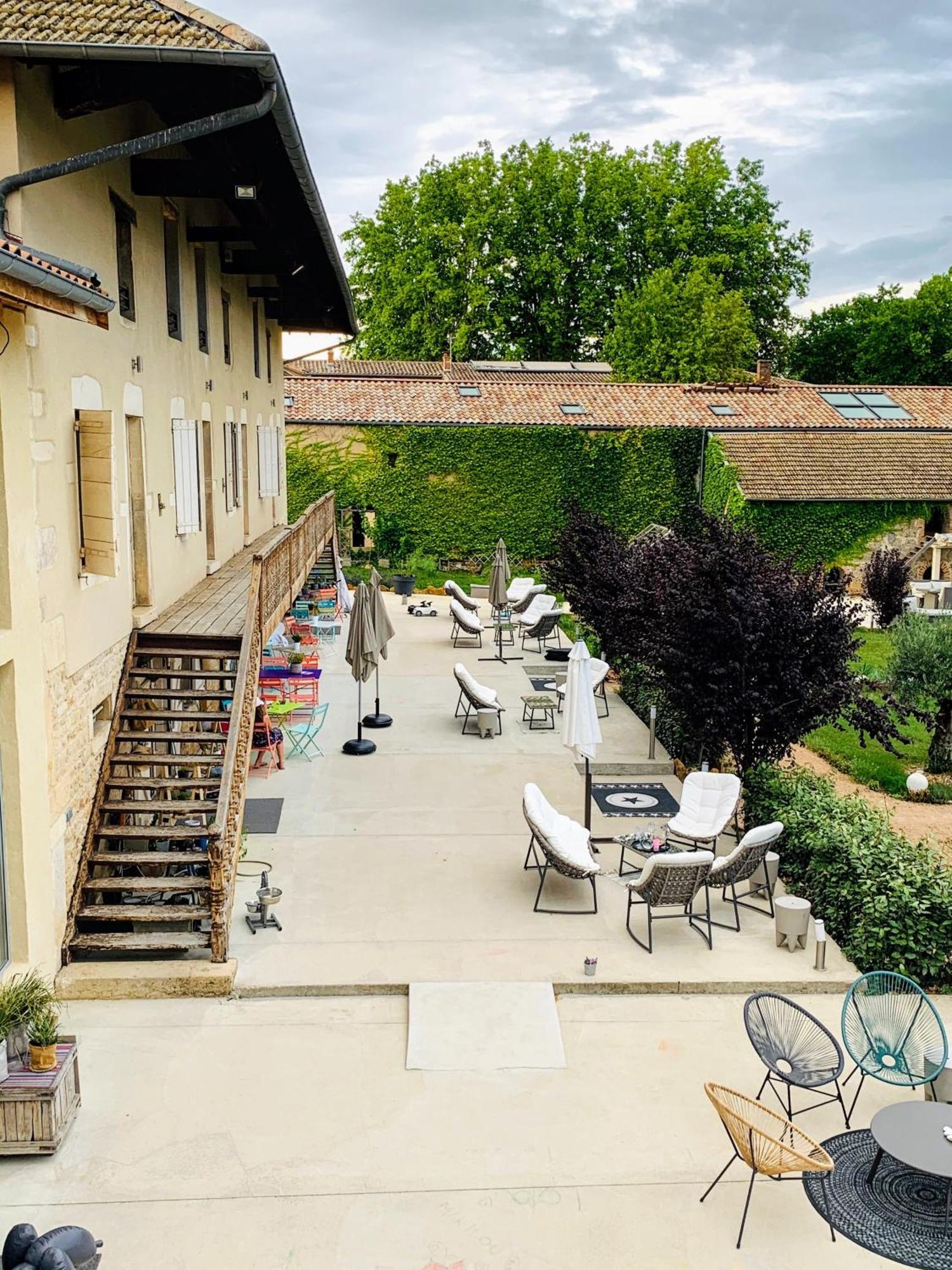 Le Domaine Hotel La Chapelle-de-Guinchay Exterior photo